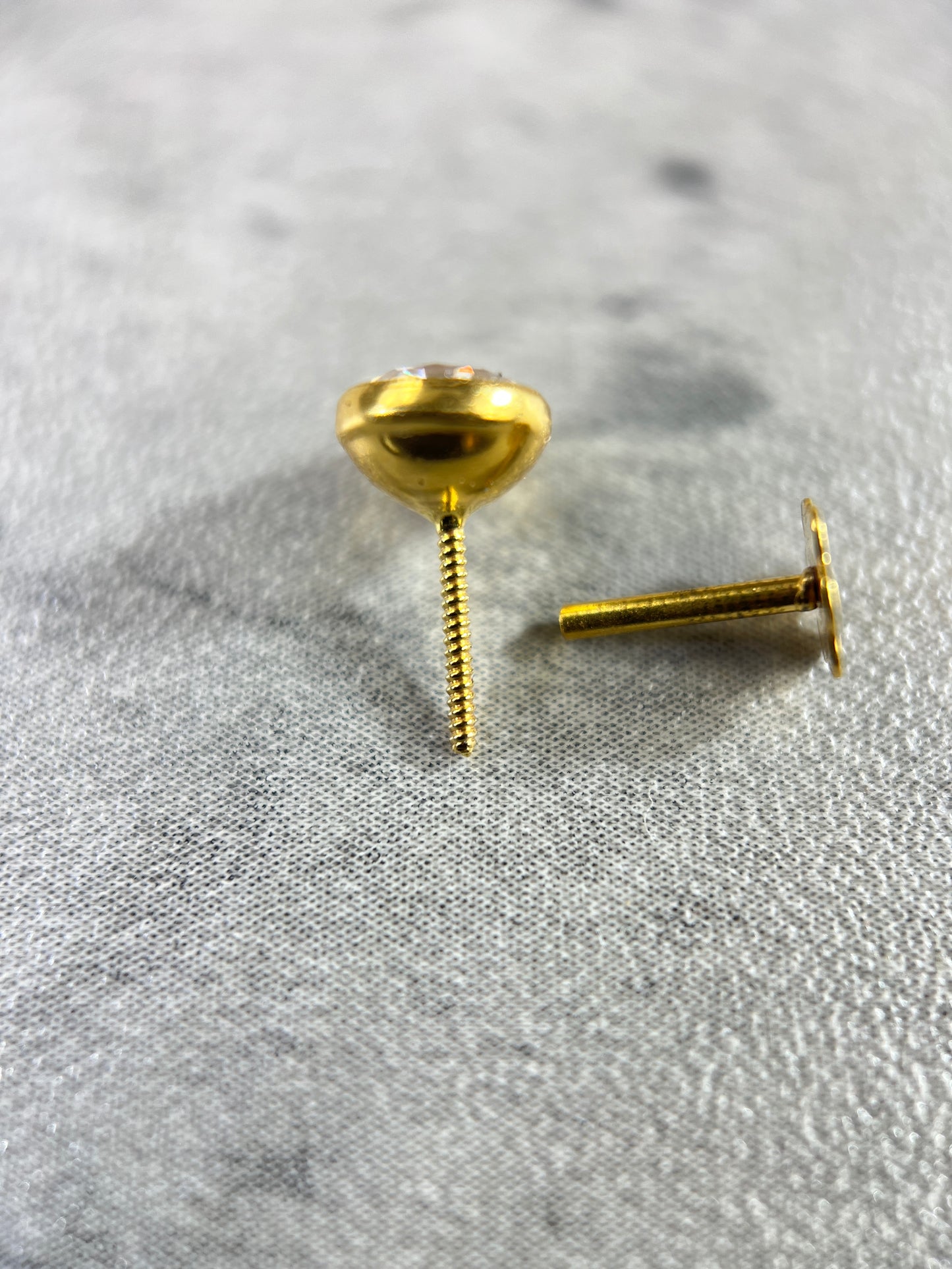 Gold Scarlet Dropline Stud