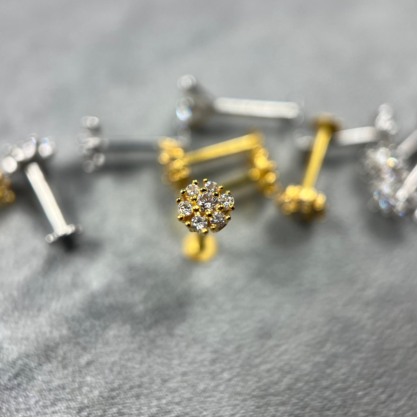 Cluster Ear/Nose Stud – 18ct White/Yellow Gold