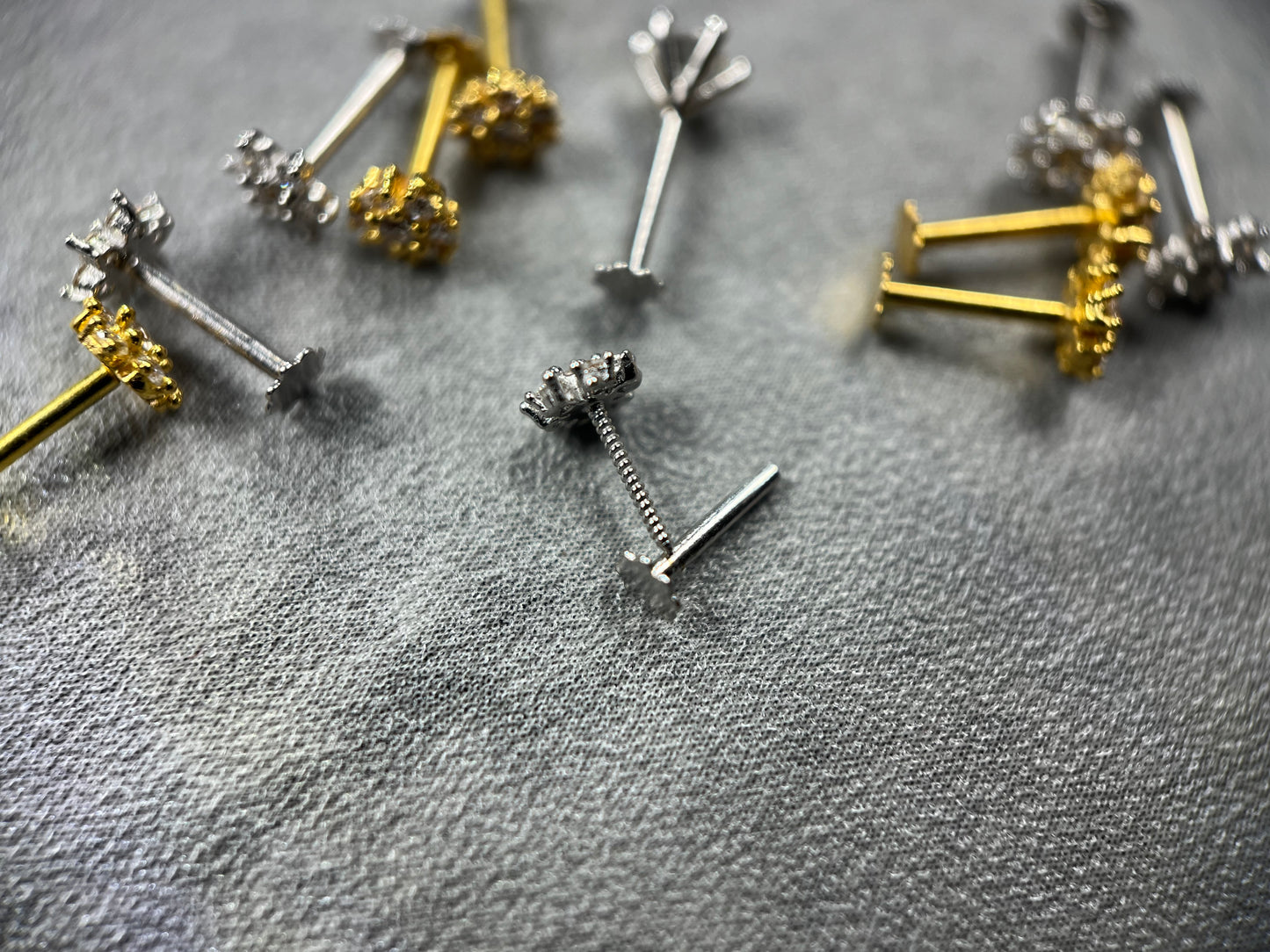 Cluster Ear/Nose Stud – 18ct White/Yellow Gold