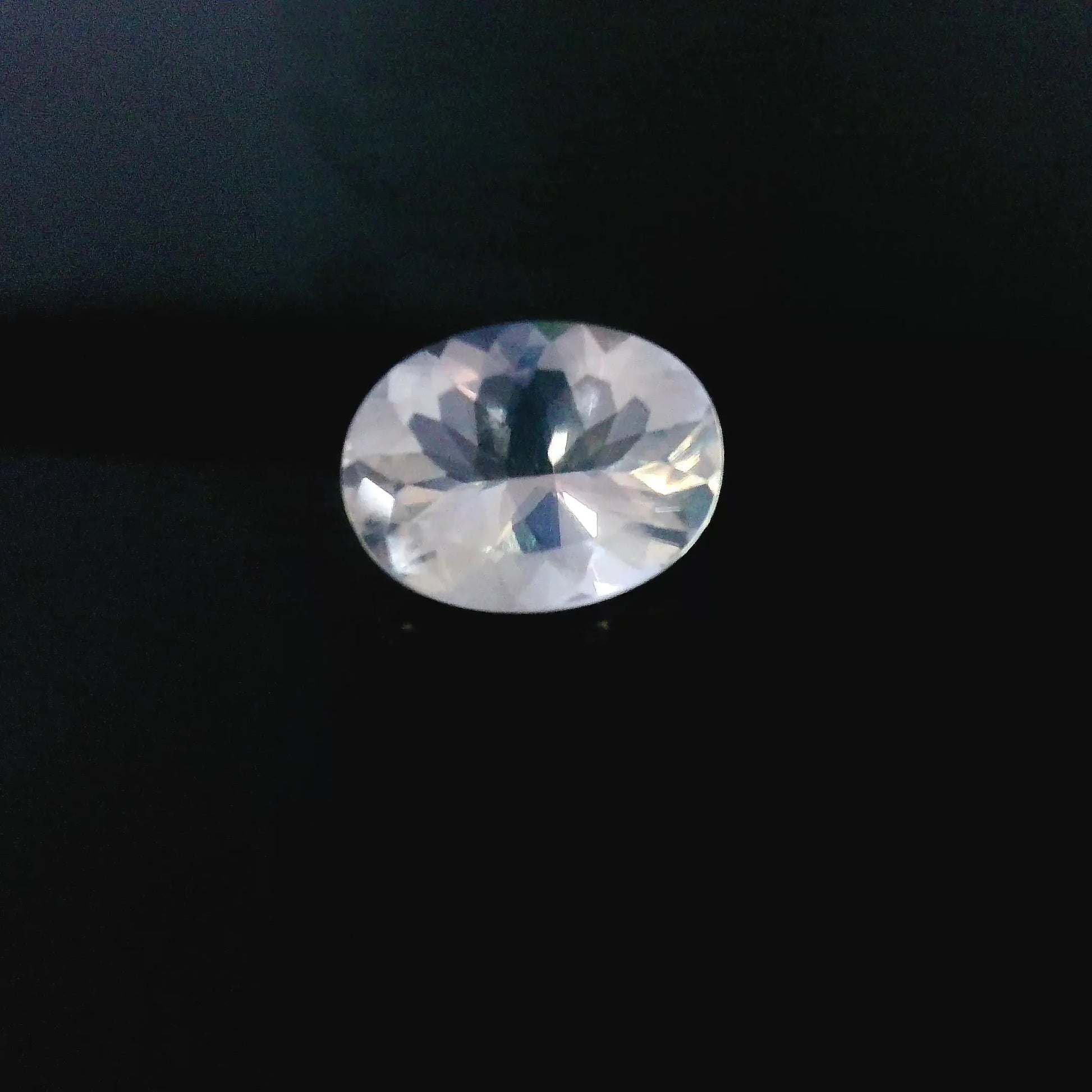 1.34ct Oval Natural Moonstone (Colour White, Clarity Eye Clean, Cut Faceted)