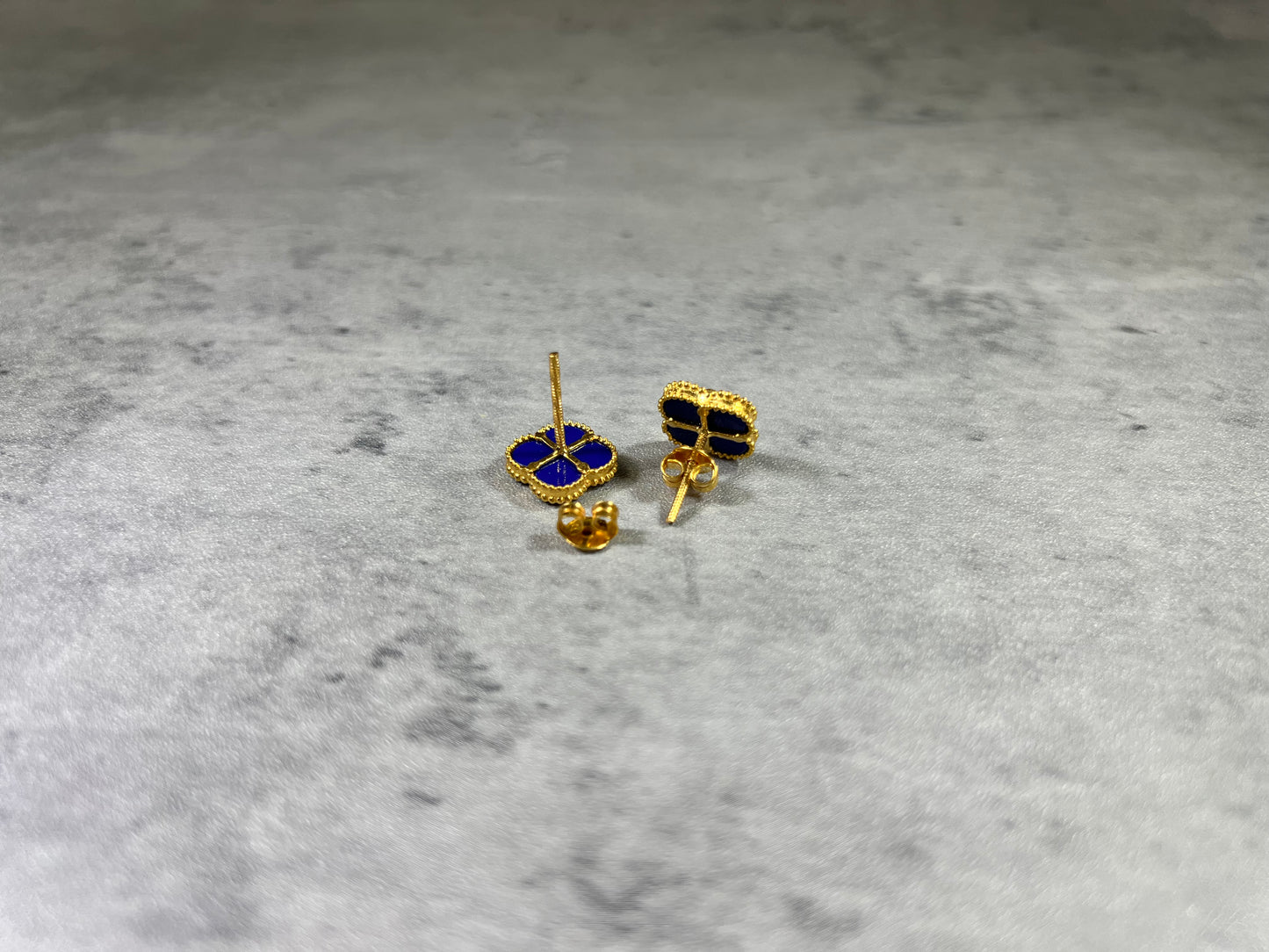 Blue Clover Studs – 22ct Yellow Gold (Medium Clover)