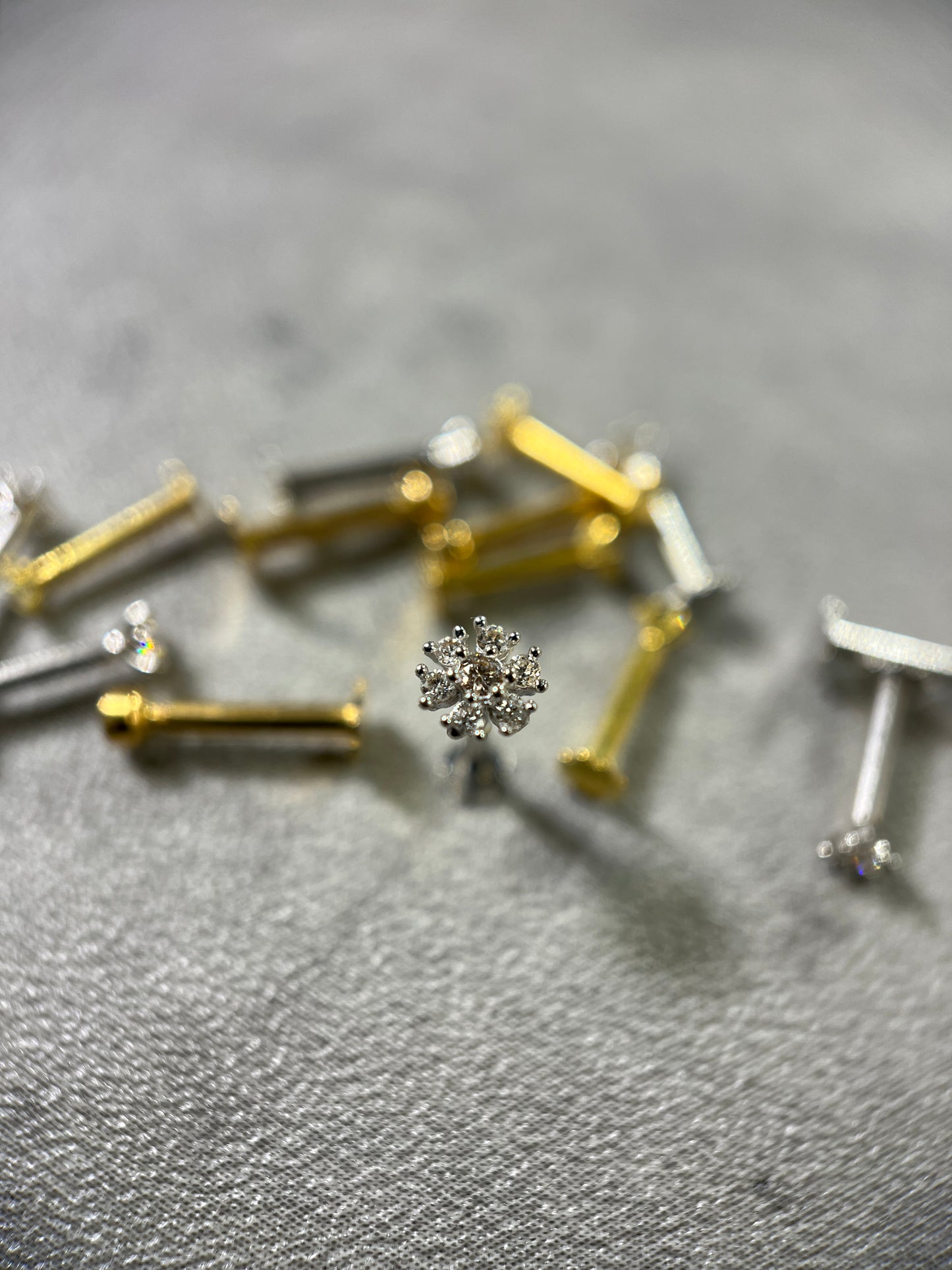 Cluster Ear/Nose Stud – 18ct White/Yellow Gold